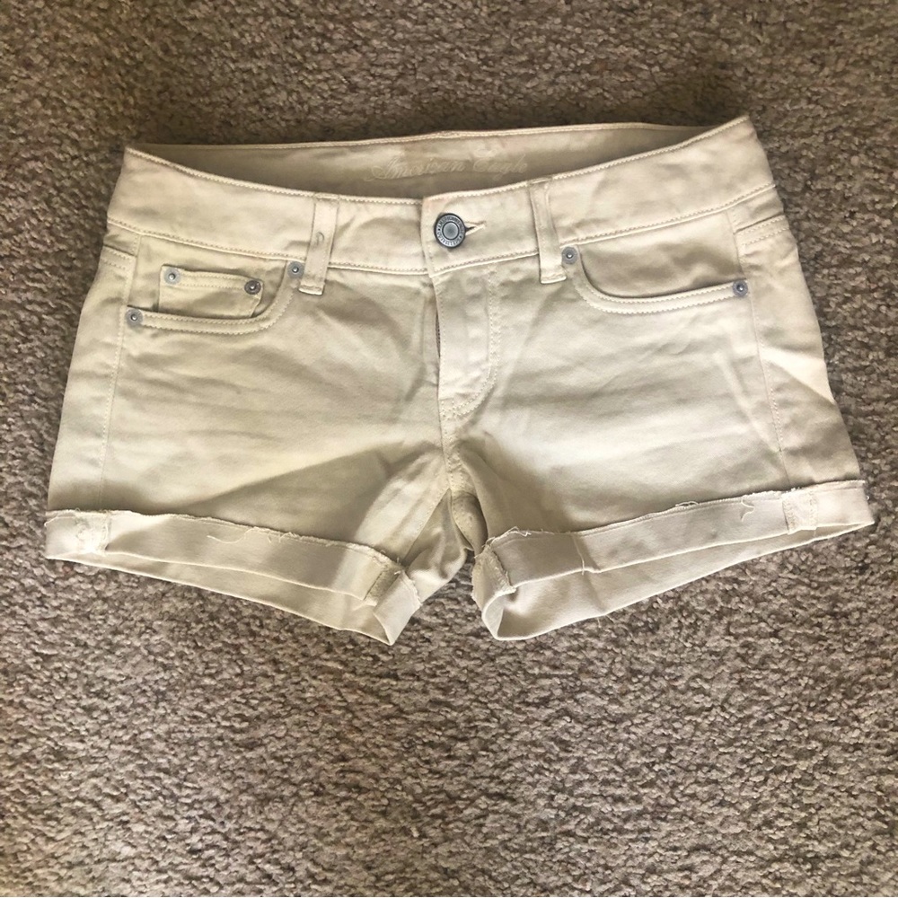 American Eagle Beige Shorts Size 2 NWT